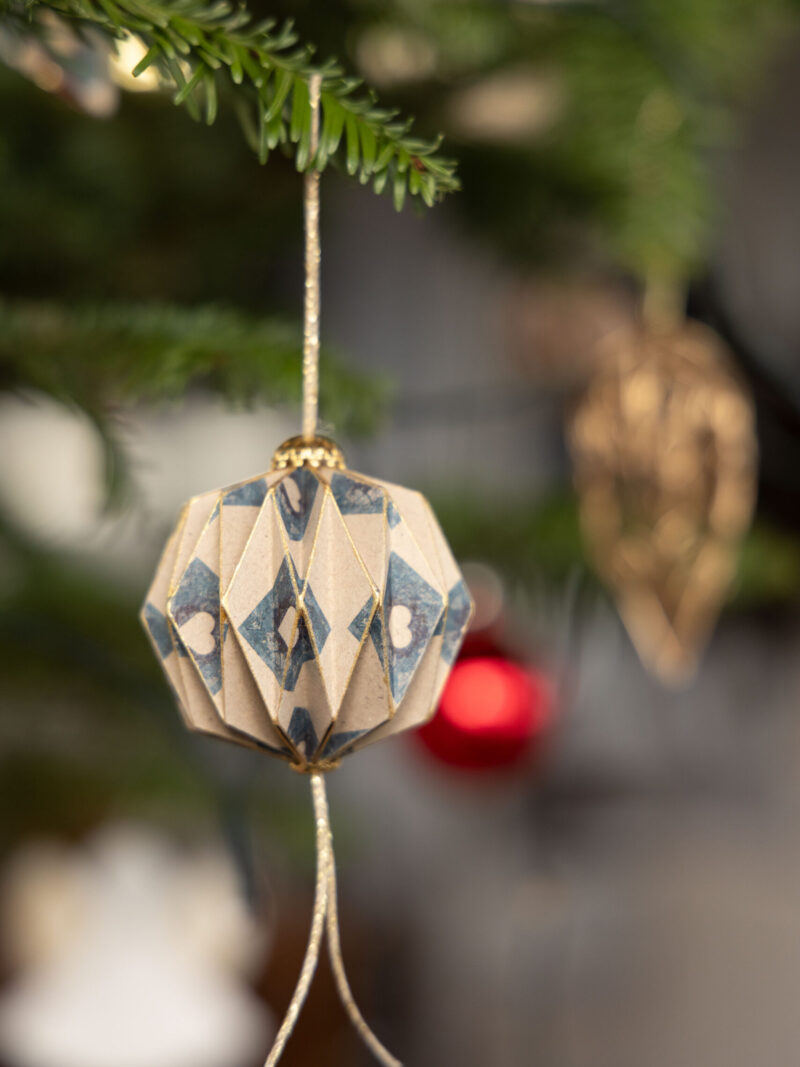 CHRISTMAS BALL - SMALL